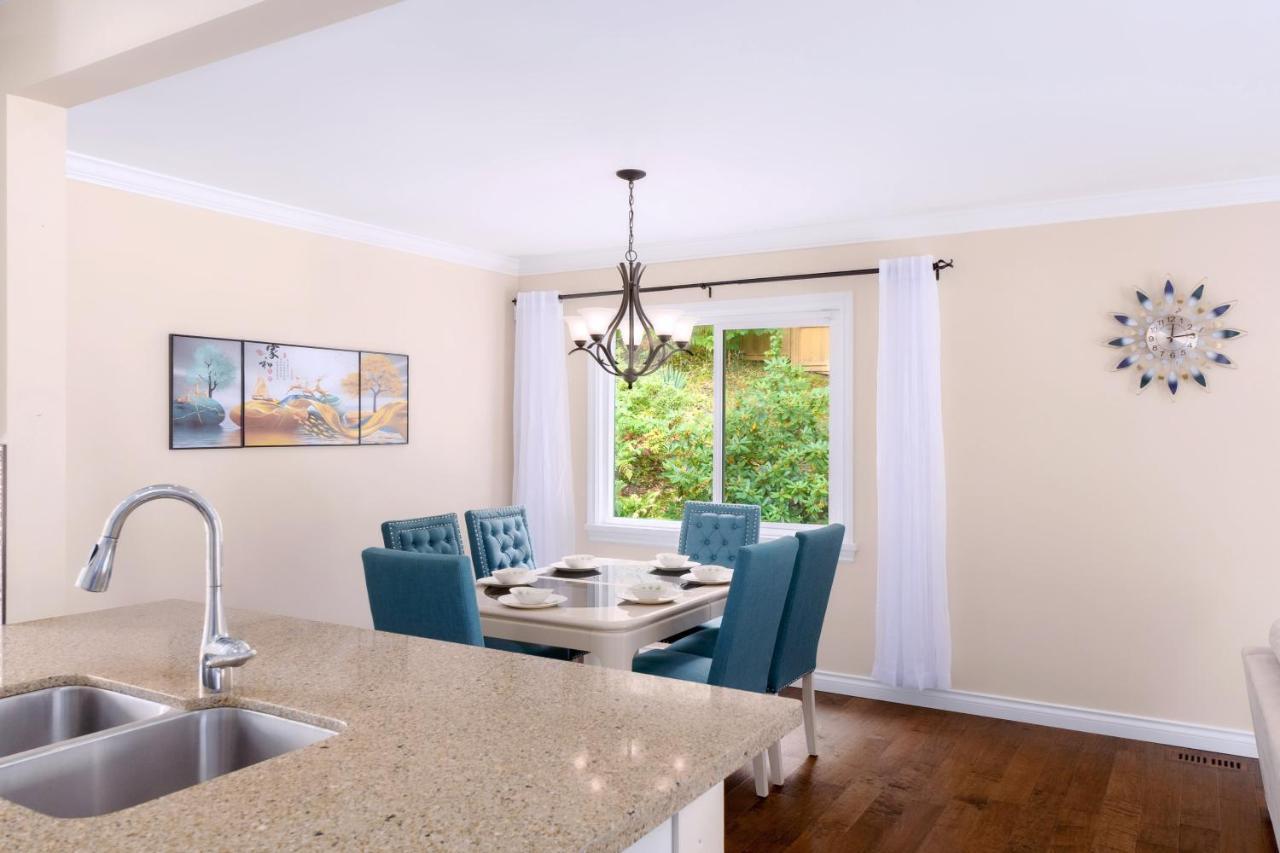 Lovely 3 Bedroom Port Moody Spacious Home 6 People Free Parking Buitenkant foto
